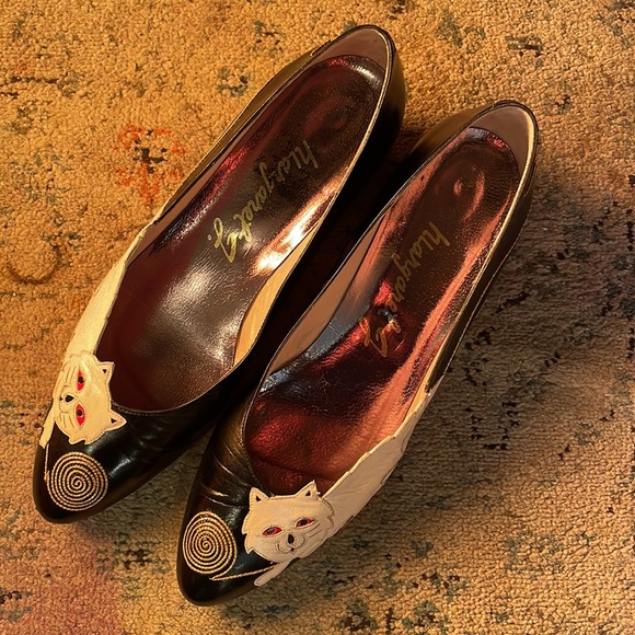 Rare EUC Vintage Margaret J 1” kitten heels Playful Cat w embroidered gold yarn - Picture 7 of 11